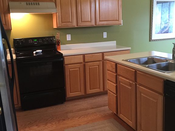 2nd image of 3675 Oakmont Ct