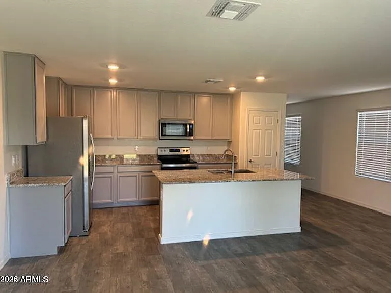 1451 W Pinkley Ave — Photo 2