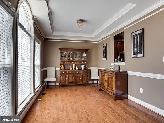 3rd image of 205 Burgundy Ln