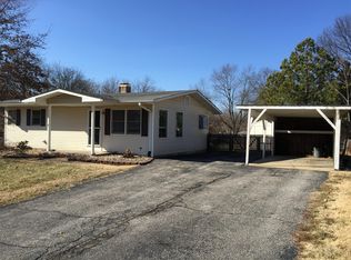 237 E Skyline Dr, Ballwin, MO 63011