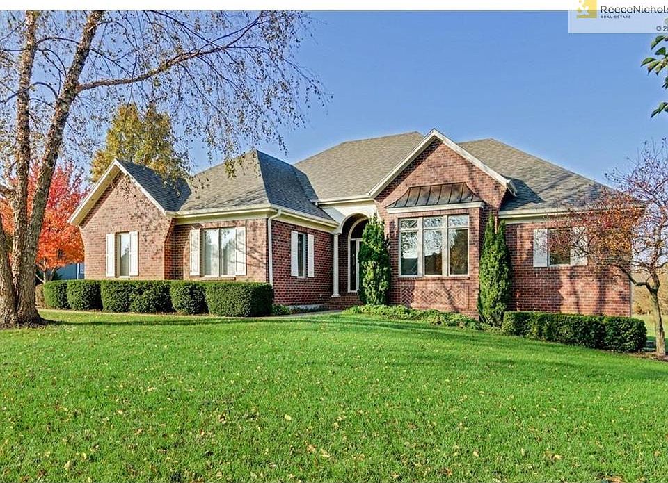 Welcome to 6850 Deer Ridge Drive in Western Shawnee.  This lovely all brick ranch home has 1.62 acre estate lot.