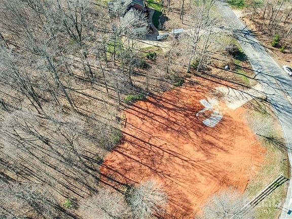 3rd image of 5501 Dogwood Blvd