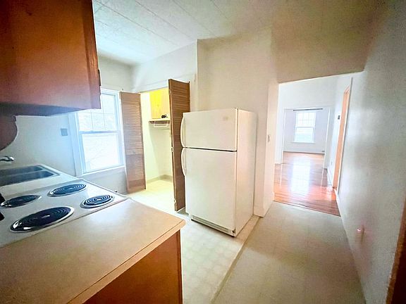 4th image of 123 Westfield St Floor 2