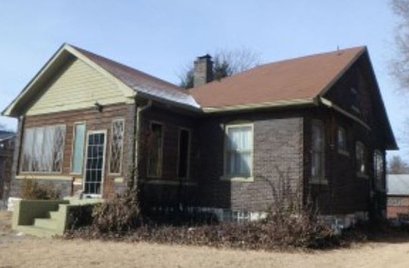 3rd image of 701 N 76th St