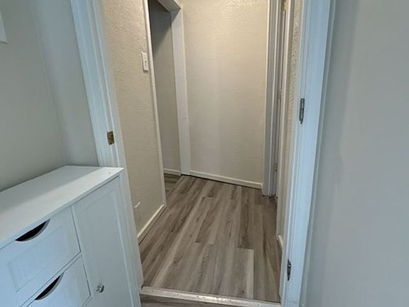 5th image of 499 Locust Ave #2