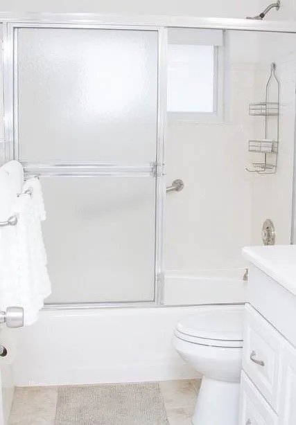 2 bed, 1.0 bath, 739 sqft, $1,700 — Photo 3