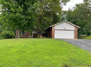 5012 NW Pueblo Ct, Topeka, KS 66618
