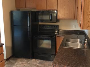 4638 Hayward Rd N, Oakdale, MN 55128