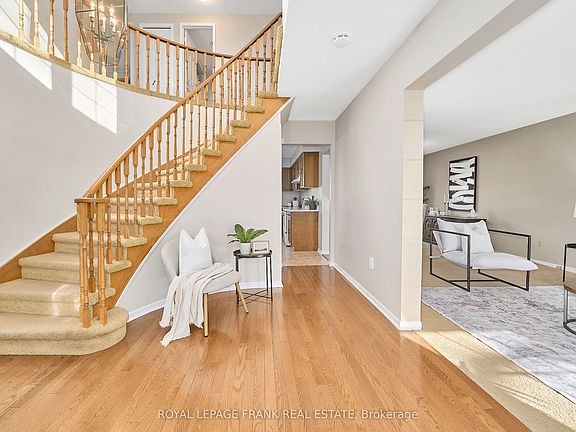 4th image of 3 Hialeah Cres