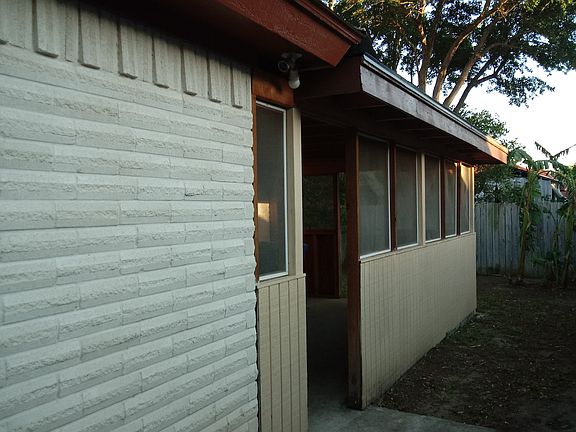 4th image of 4109 Fern Ave