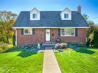 8 Marie Dr, Jeannette, PA