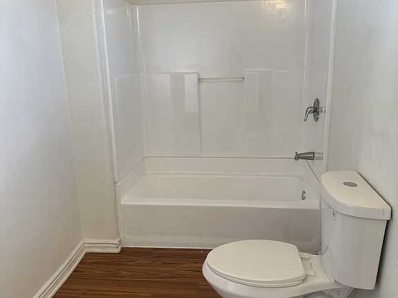 5th image of 213 W 108th St