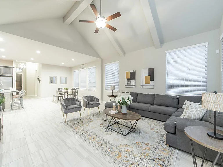 8719 Fox Trail Dr — Photo 6