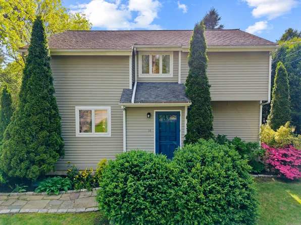 18 Charles Street, Groton, CT 06355