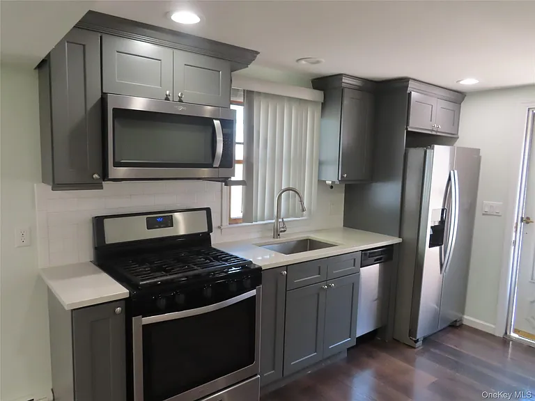 94 Neptune Ave — Photo 3