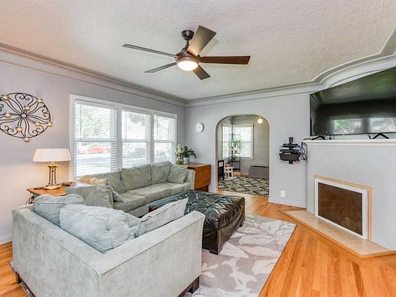 4th image of 2045 N Farris Ave