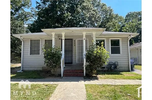 605 Cedar Ave NW #B Photo 1