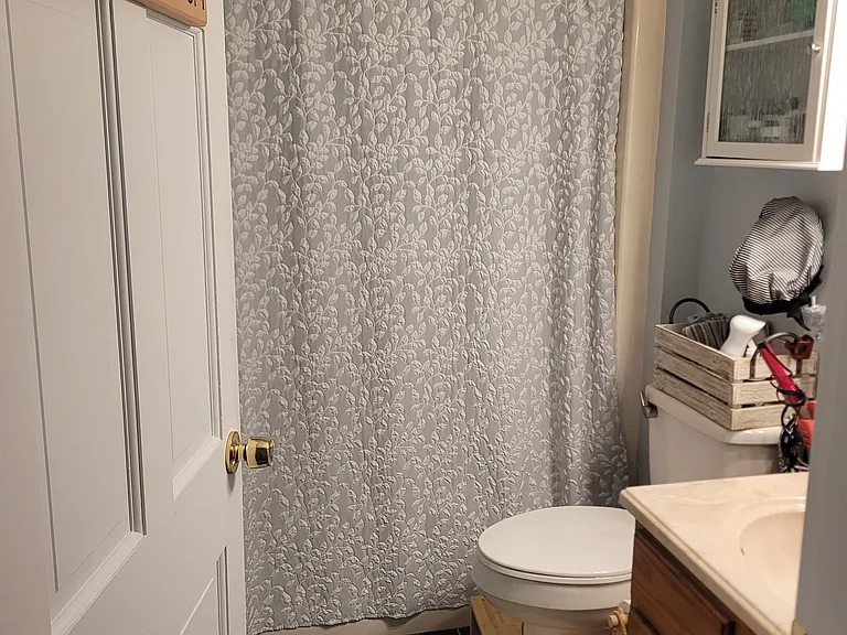 10 Pilgrim Ln — Photo 2