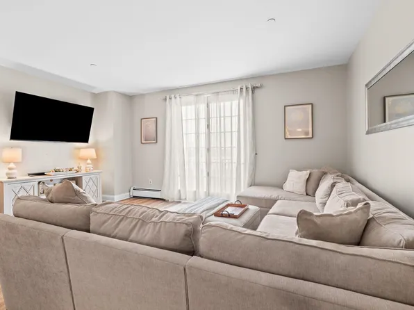 100 Shearwater Ct East image 3 of 36