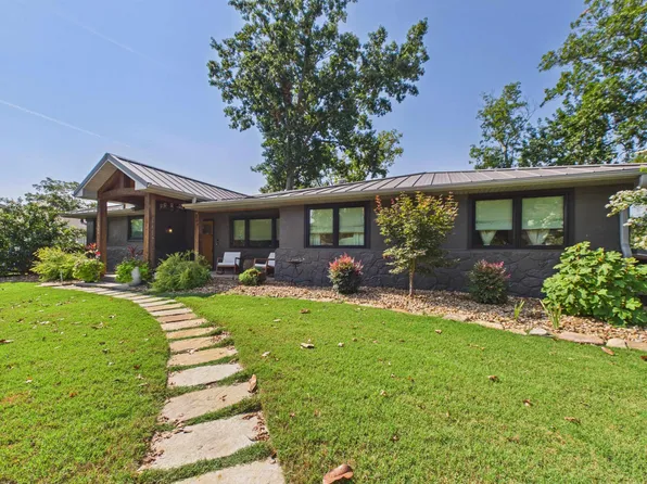558 Valley Airport Dr, Cotter, AR 72626