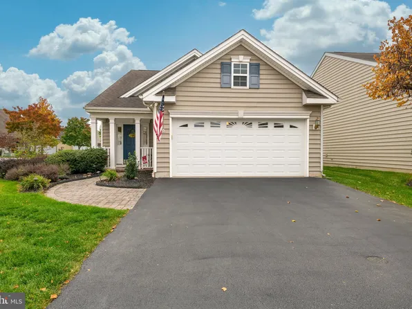 1587 Emerson Dr, Mount Joy, PA 17552