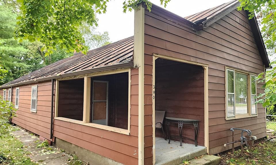 1st image of 390 Church St