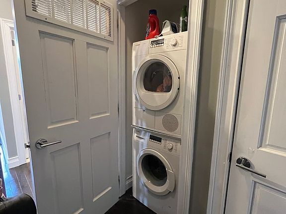 5th image of 315 Whitney Ave #1D