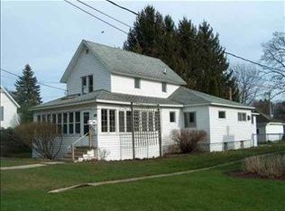 475 W 4th St, Harbor Springs, MI 49740