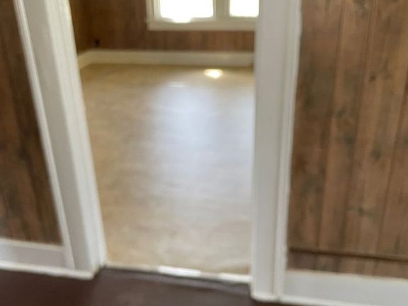 5th image of 402 Garland Ave