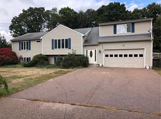 9 Forest Glen Dr, Hope Valley, RI 02832