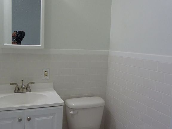 5th image of 522 E 83rd St APT 3E