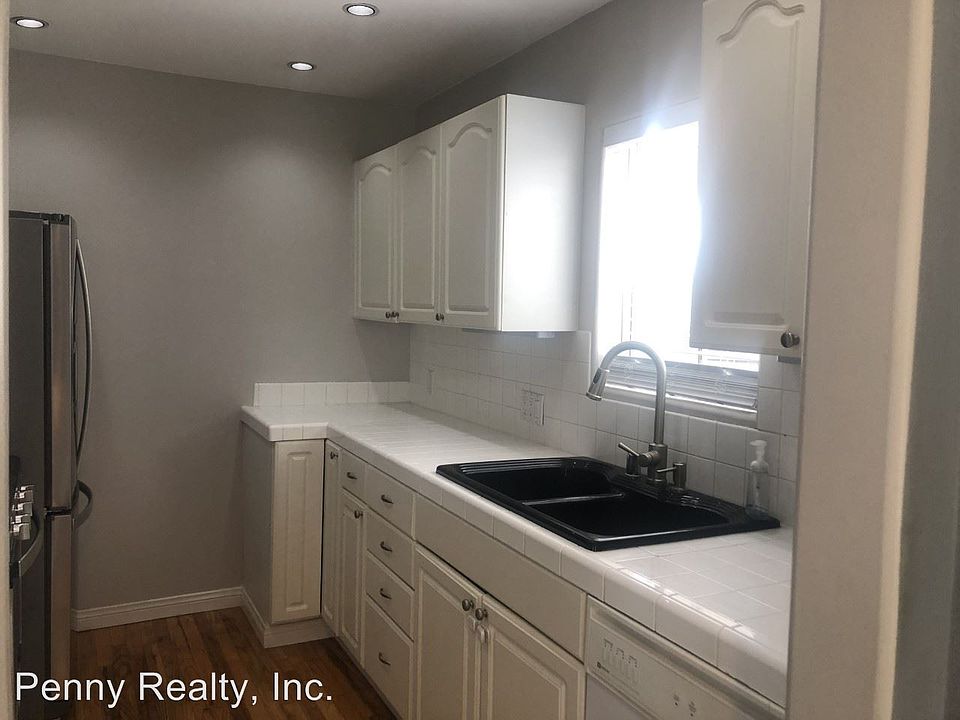 1st image of 852 Opal St