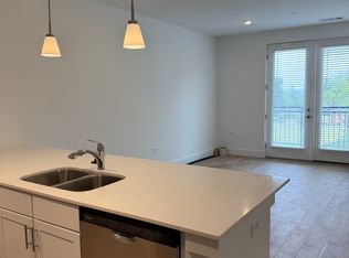 975-77 E 75th St #75-308A, Naperville, IL 60565