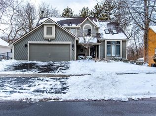 42 Erie Cres, Fairport, NY 14450