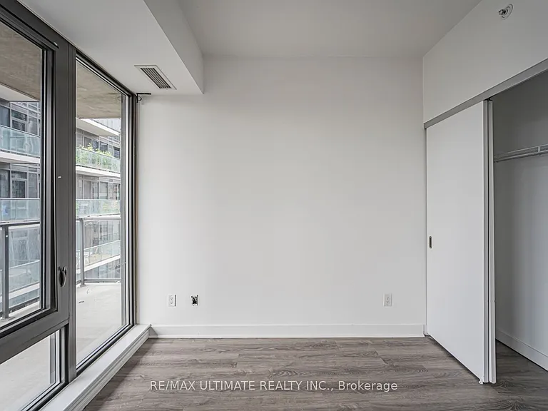 32 Camden St #906 — Photo 24