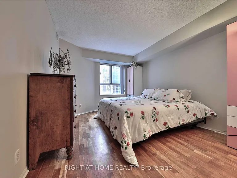 717 Bay St #906 — Photo 10