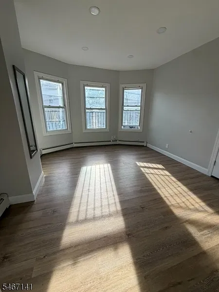 3 bed, 1.0 bath, $2,200 — Photo 1