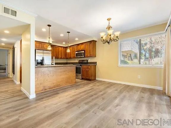 5th image of 391 N Melrose Dr Unit C