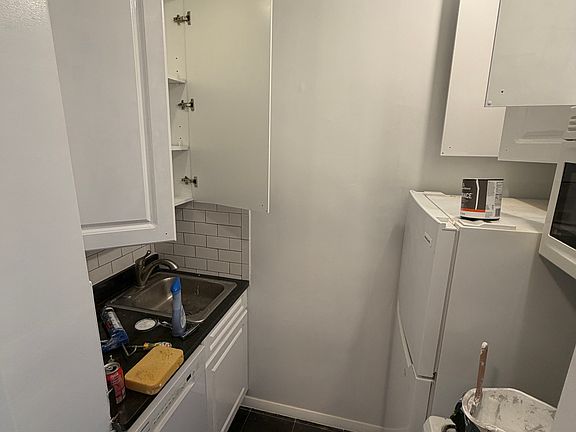 3rd image of 420 E 82nd St APT 4E