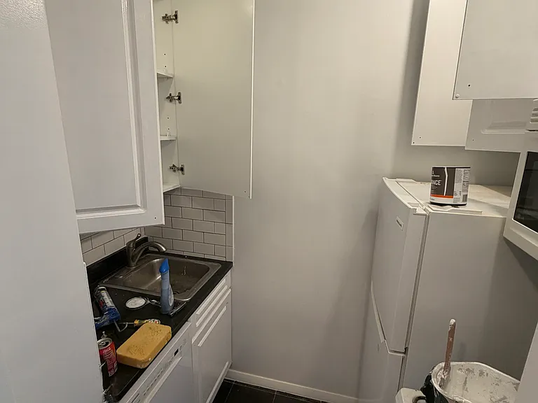 420 E 82nd St #4E — Photo 3