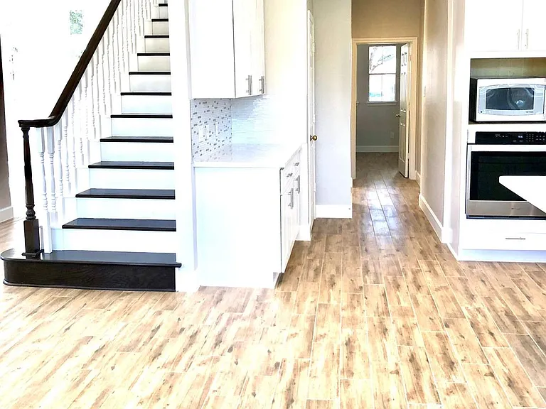 5711 Silver Bay Ct — Photo 13
