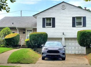 87 Brentwood Ln, Valley Stream, NY 11581