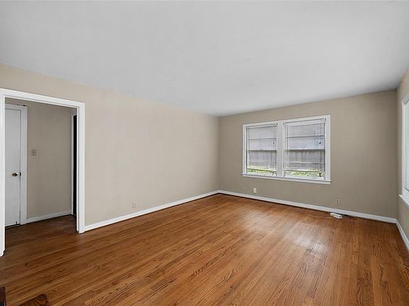 4th image of 4421 Pease St