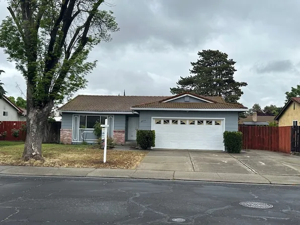8226 Manhattan Dr, Stockton, CA 95210