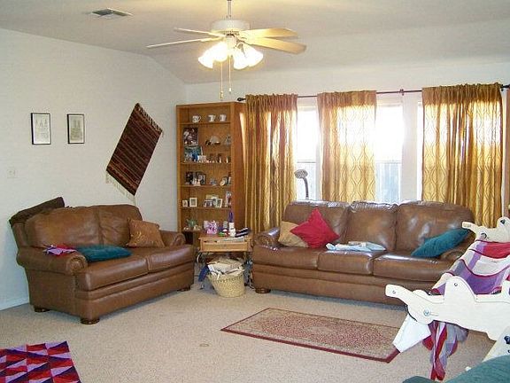 5th image of 109 Stephanie Dr
