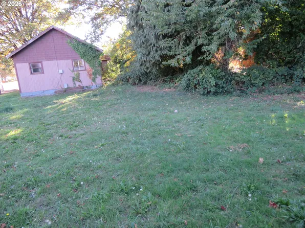 1147 NE 9th Ave, McMinnville, OR 97128