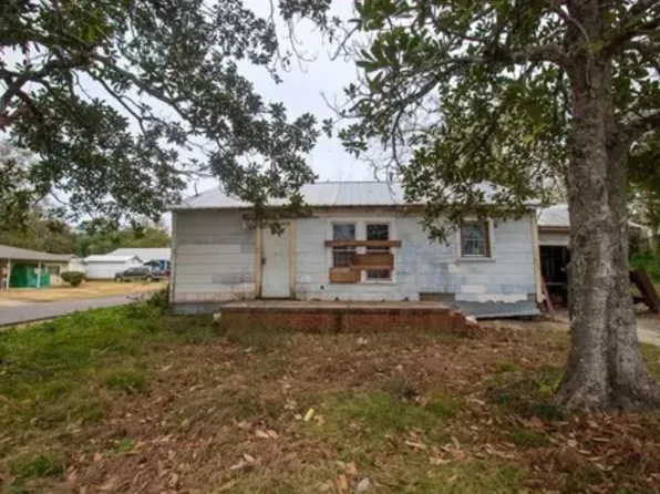 212 N Elizabeth Ave, Kirbyville, TX 75956