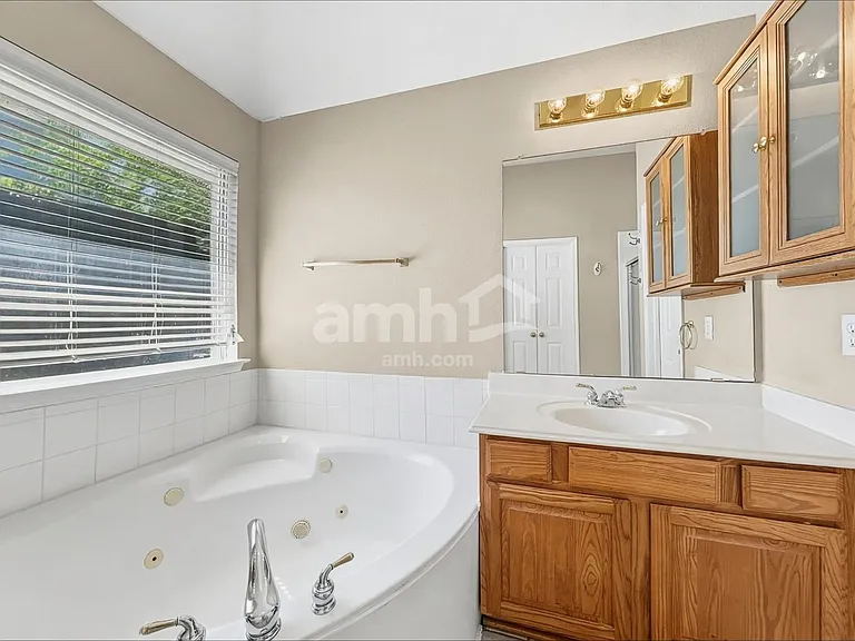 4308 Rebecca Ct — Photo 12