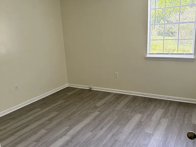 1737 Magnolia St — Photo 11