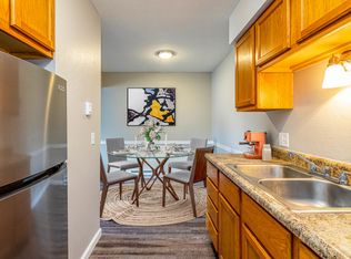 Piccadilly West, Toledo, OH 43612
